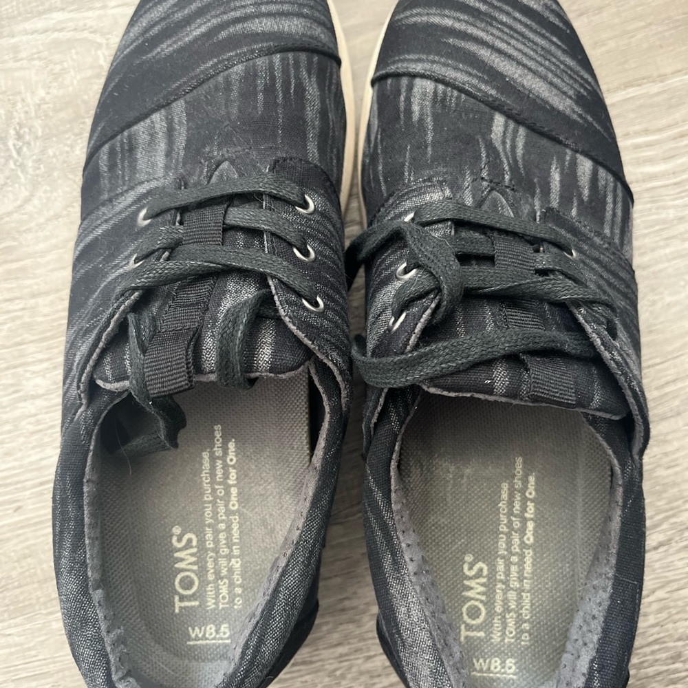 Toms Black Sneakers with Textured Upper and Lace-Up Design